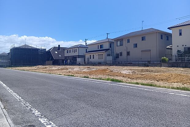 【現地写真】
建築条件付き土地。豊田線「上豊田」駅 自転車4分、「浄水」駅 自転車6分、愛知環状鉄道「貝津」駅 自転車6分!