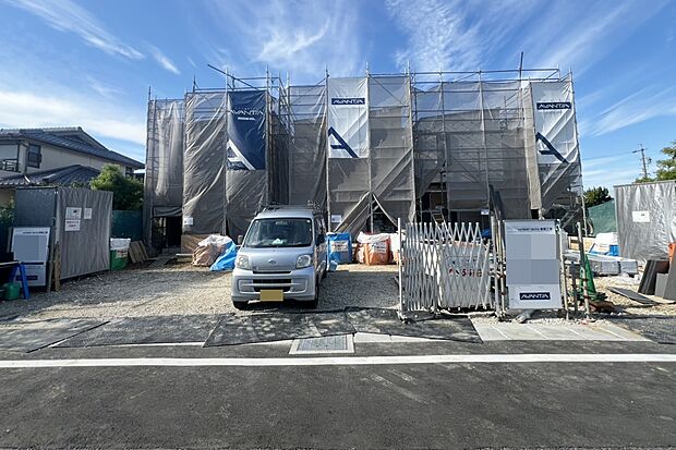 【現地外観写真】■Photo/現地写真（2026年6月撮影）■
建物完成までは類似仕様のモデルハウスをご案内いたします。
まずは見るだけ・サクッと10分の見学も大歓迎です♪

