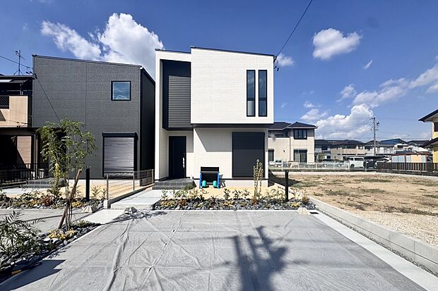 【■Photo/3号地外観■】建物完成しました！当日のご案内も承っております。まずは見るだけ・サクッと10分見学も大歓迎です◎お気軽にお問い合わせください！