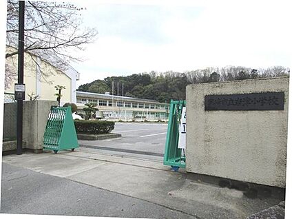 岩津小学校 1210m (徒歩16分)