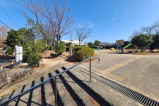 上社公園(約400m)