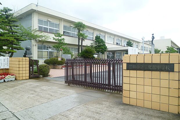 崇化館中学校（約1,420m）