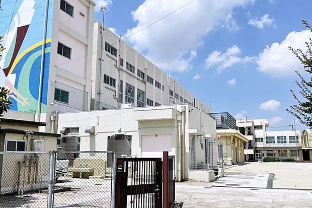 千年小学校　徒歩6分（450ｍ）