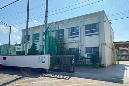 山田東中学校 1000～1050ｍ(徒歩13分～14分)