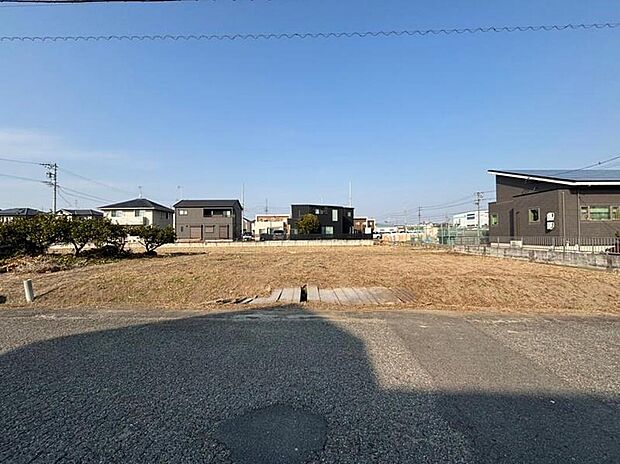 【前面道路含む現地写真】バローまで徒歩8分。徒歩でもお買い物に行ける便利な立地です。週末は映画やショッピングを思い切り楽しめるmozo
まで自転車8分♪
