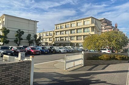 岩倉中学校 810～820ｍ(徒歩11分)