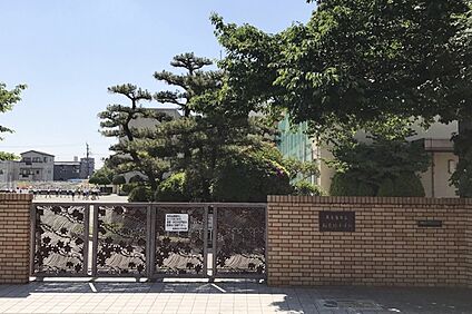 稲葉地小学校 600ｍ(徒歩8分)