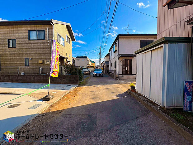 四季を通じて自然と触れ合えるスポットが周辺には盛りだくさん！お散歩やジョギング、週末のご家族での遊びに最適です。目の前に広がる開放感とゆとり、暮らしの夢を育む理想の住まいがここにはあります。