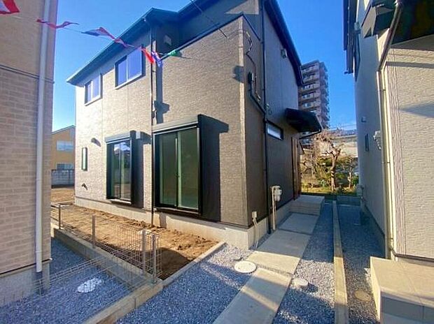 当物件のご案内につきましては、営業スタッフが丁寧に御対応します♪休日、お仕事帰りなど、ご都合に合わせていつでもご案内いたします♪周辺環境と併せて、実際に現地をご確認ください♪