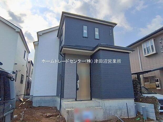 美しい緑と良好な住環境が守られてきたこの街に、新築戸建てが誕生致しました。穏やかな空気の流れる落ち着いた住環境です。ぜひ、現地へ足をお運びいただき実際の環境・陽当たりをご確認下さいませ♪