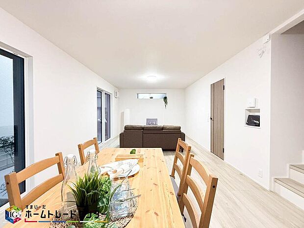 家族の食事や団らんのほか、お子様を遊ばせたり友人を招いたりするＬＤＫは住まいの中心。長時間過ごす場所だからこそ、陽当たりの良さ・居心地の良さなどお住まい探しの一番重要なポイントになります。