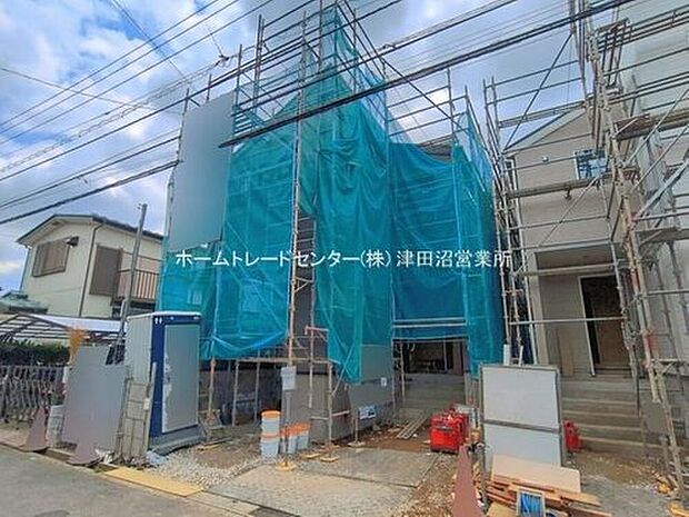 美しい緑と良好な住環境が守られてきたこの街に、新築戸建てが誕生致しました。穏やかな空気の流れる落ち着いた住環境です。ぜひ、現地へ足をお運びいただき実際の環境・陽当たりをご確認下さいませ♪
