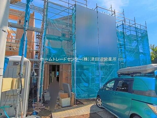 美しい緑と良好な住環境が守られてきたこの街に、新築戸建てが誕生致しました。穏やかな空気の流れる落ち着いた住環境です。ぜひ、現地へ足をお運びいただき実際の環境・陽当たりをご確認下さいませ♪