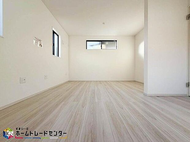 【リビング以外の居室】お子様の自立性を与えてあげられる子供部屋はお子様にとって大変重な役割があります。子供一人で過ごす空間を与えることで、宿題や勉強時間も自然と増えまた自ら部屋の片付けや掃除なども促すことに繋がります。