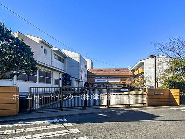 佐倉市立臼井西中学校（約1,800m）