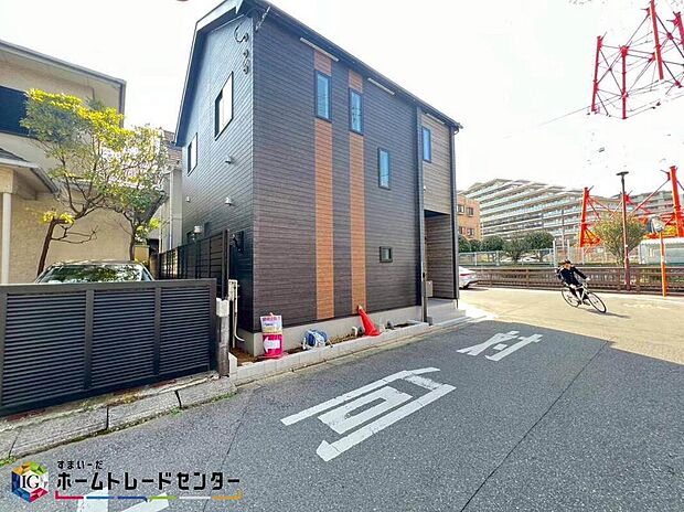 【前面道路含む現地写真】この風景が暮らしの一部に。毎日がイキイキと笑顔溢れる暮らしの始まりです♪ぜひ一度この見晴らしを体感してみませんか♪ご都合の良い時　自由に外観ご覧になれます。ご内見ご希望の際はぜひお気軽にご連絡下さい♪