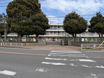 千葉市立千草台中学校 650ｍ(徒歩9分)