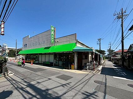 寺尾ストア咲が丘店 240m(徒歩3分)