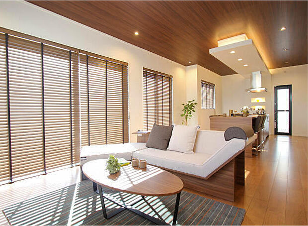 【弊社施工例｜LDK】大きな開口部で開放感のあるリビング！
※画像にはオプション商品も含まれております。