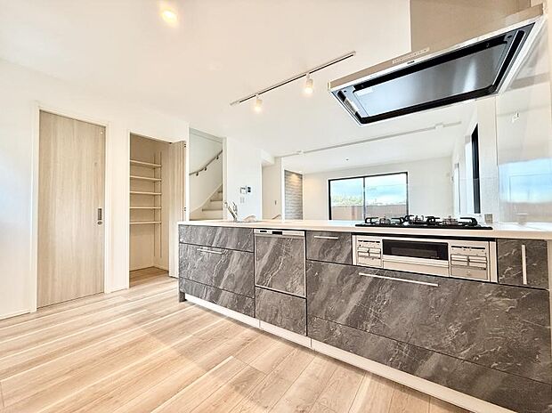 ■家族の絆を深める、温もりのあるキッチン