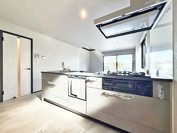 ■シンプルで機能的、毎日使いやすいキッチン