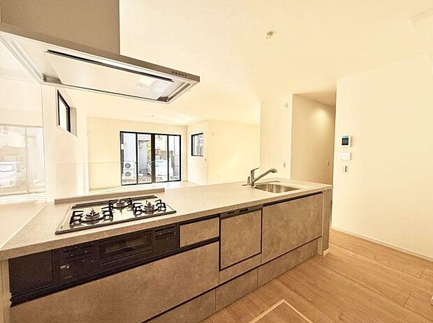 ■シンプルで機能的、毎日使いやすいキッチン