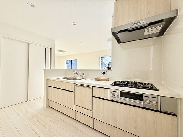 ■シンプルで機能的、毎日使いやすいキッチン