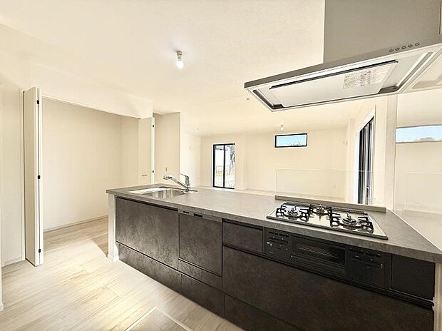 ■シンプルで機能的、毎日使いやすいキッチン