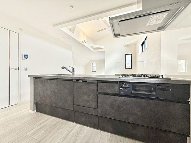 ■美味しい時間が生まれる、笑顔あふれるキッチン