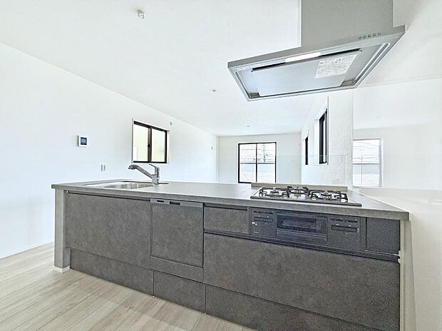 ■シンプルで機能的、毎日使いやすいキッチン