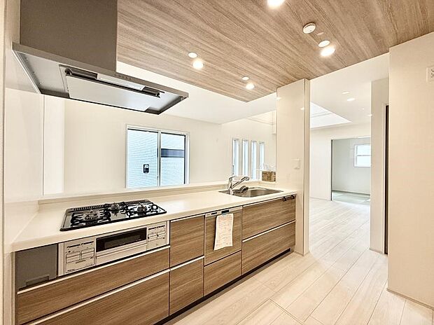 ■シンプルで機能的、毎日使いやすいキッチン