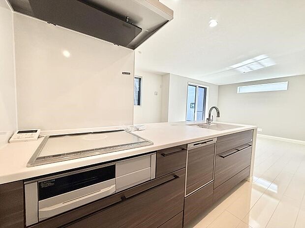 ■シンプルで機能的、毎日使いやすいキッチン