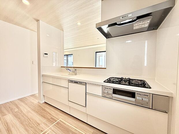 ■シンプルで機能的、毎日使いやすいキッチン