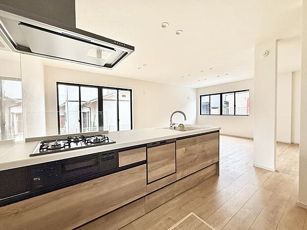 ■シンプルで美しく心地よい時間を生むキッチン空間