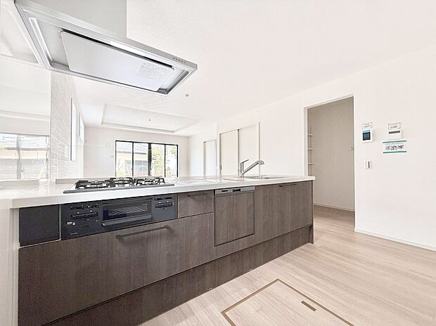 ■シンプルで機能的、毎日使いやすいキッチン