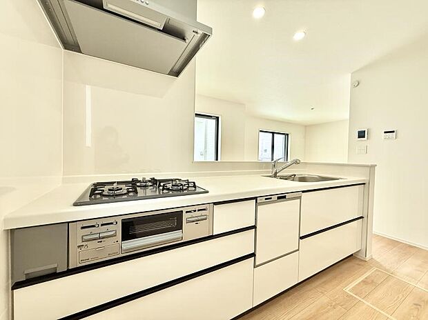 ■シンプルで機能的、毎日使いやすいキッチン