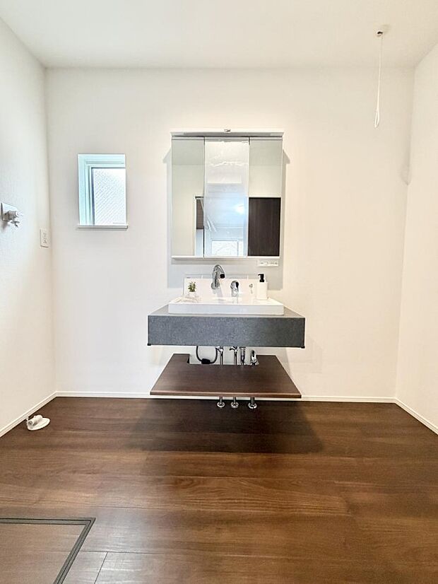 2号棟  ■朝の準備がスムーズにできる広さです
