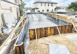 東急田園都市線「南町田グランベリーパーク」駅 バス乗車8分、西田バス停下車 徒歩5分