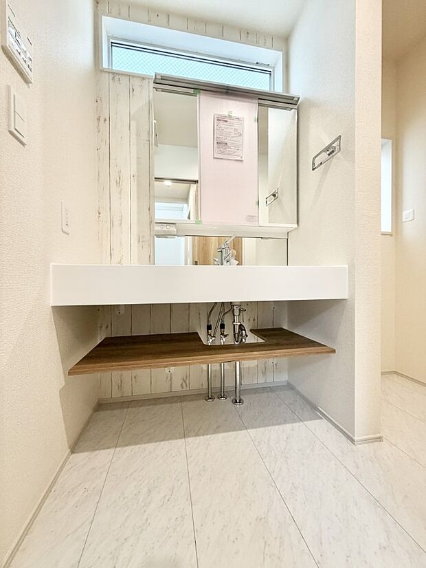 1号棟 ■朝の準備がスムーズにできる広さです