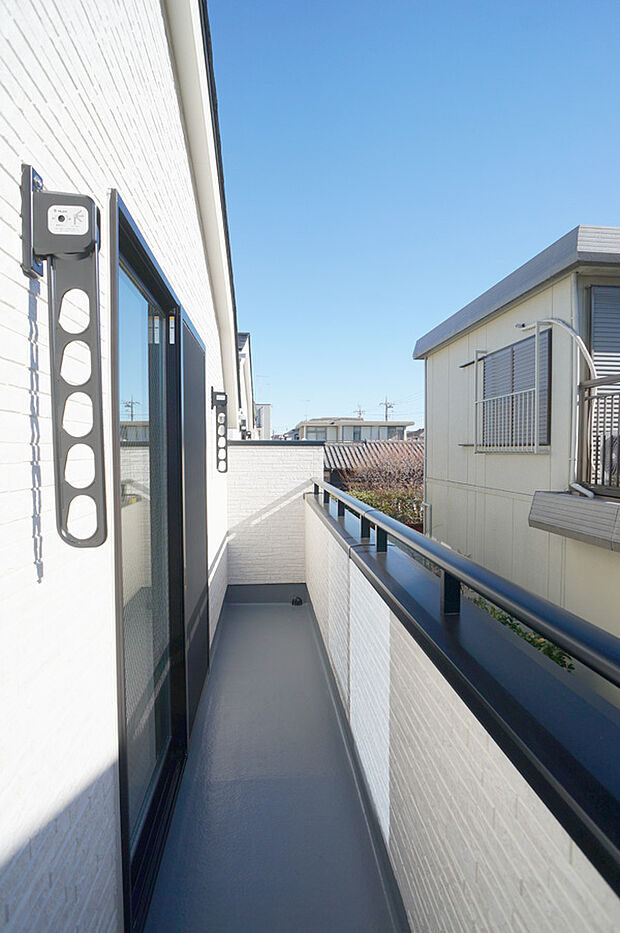 【バルコニー】■ 空を眺めながら、ほっと一息つける特別な空間