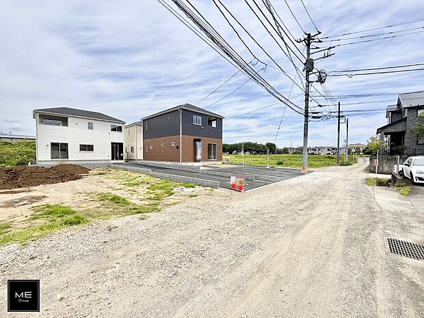 【前面道路含む現地写真】■家族みんなが笑顔で過ごせる、安心感のある住まい