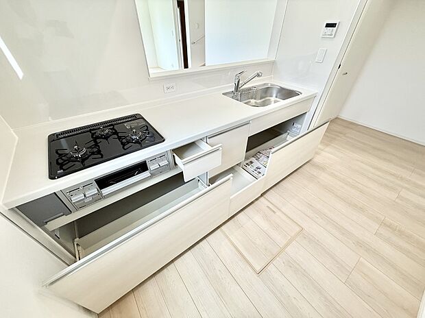 【キッチン】■家族の絆を深める、温もりのあるキッチン