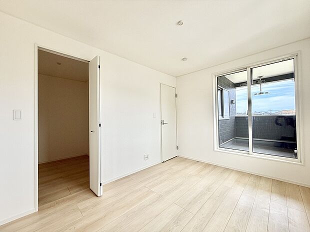 【寝室】■快適な環境で、日常の疲れを癒せる空間