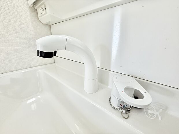 【ハンドシャワー付洗面台】■手洗いや顔を洗う時も快適に使える便利なシャワー