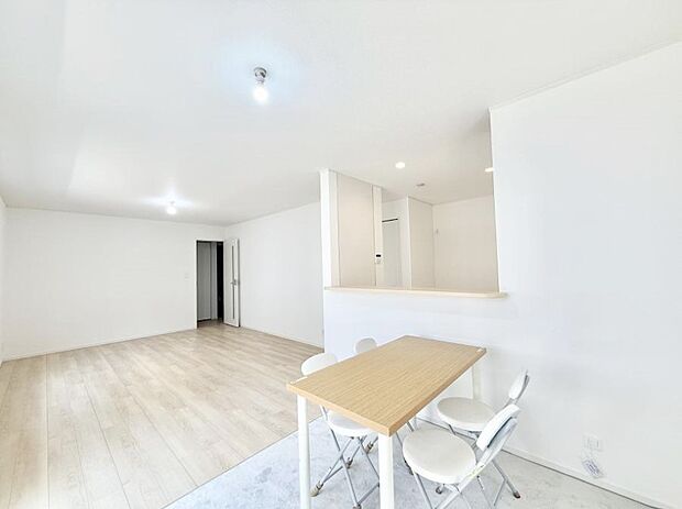 【ダイニング】■家族の笑顔があふれる、くつろぎの空間