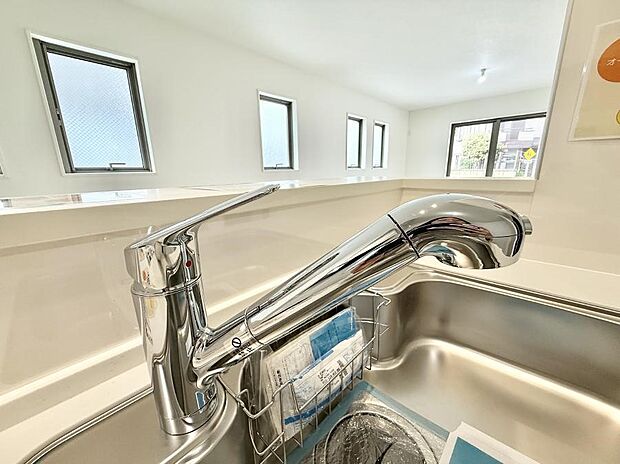 【浄水器】■清潔でおいしい水を手軽に供給してくれます