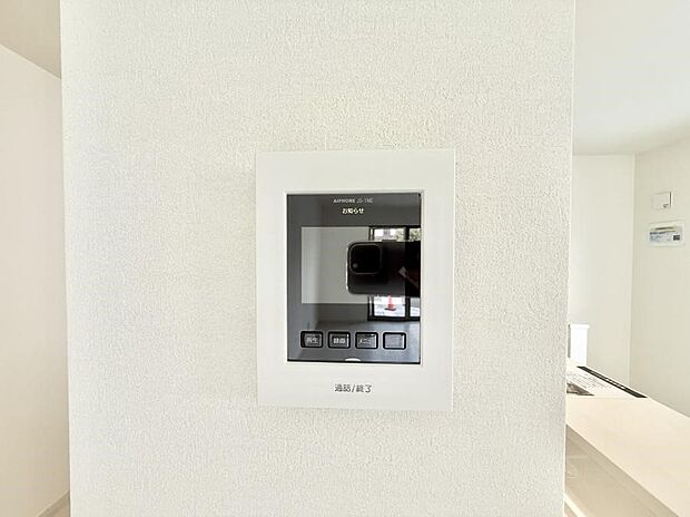 【TVモニター付インターフォン】■訪問者を確認できて安心感が増します