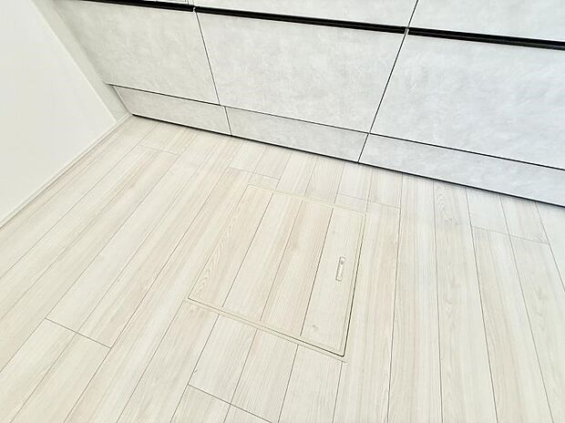 【床下収納】■隠れた収納スペースで家全体がスッキリ