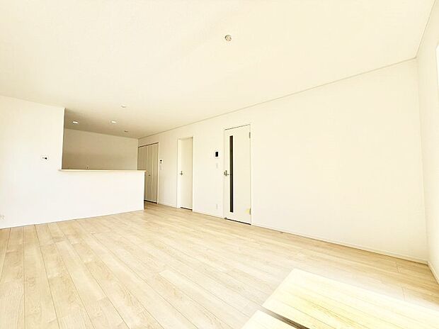 【リビングダイニング】■シンプルだけど贅沢、大切な人と過ごす心がほどける空間