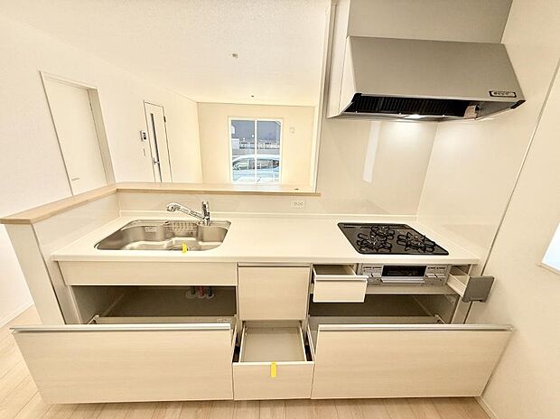 【キッチン】■家族の絆を深める、温もりのあるキッチン